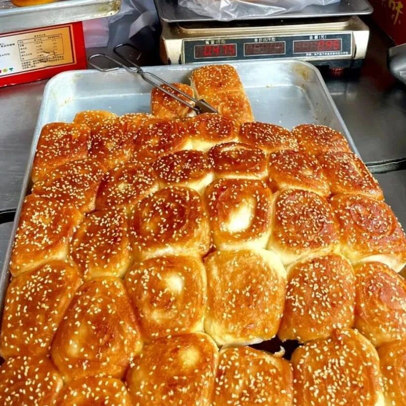 面包越卖越贵，1元蜂蜜小面包却“杀回”街头，这波翻红能撑多久？