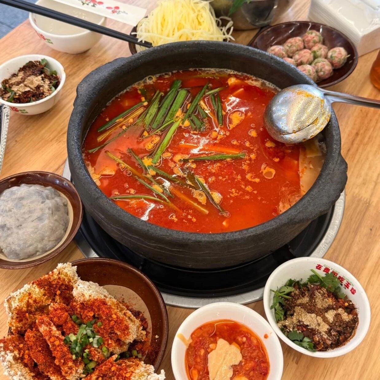 地方味道纷纷上桌，餐饮品牌为何热衷“挖掘土特产”？