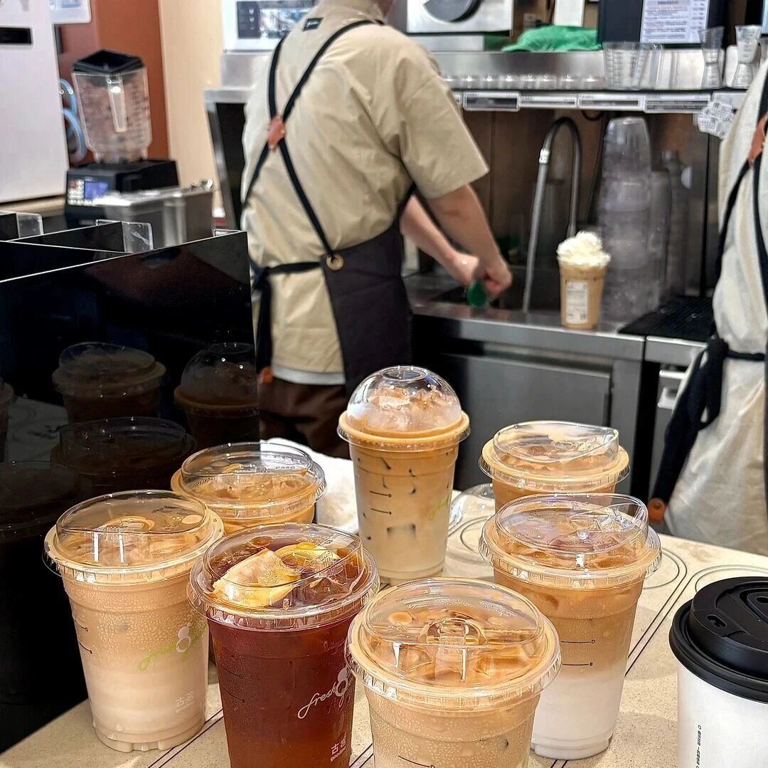 奶茶、啤酒、炸鸡、茶叶蛋，一间20㎡的茶饮店，到底还能塞进多少生意？